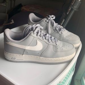Nike air forces size 8 men/10 womens